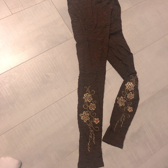 Crinkled Material Soft Legging Embroidery Elastic Waistline Stretchable Cool - Picture 1 of 11